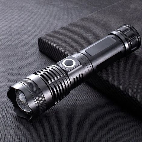 Lampe Torche LED Ultra Puissante 12000 Lumens, Rechargeable USB XHP70.2, Étanche IPX65, Pile 5000mAh, Lampe de Poche Haute Performance pour Camping et Urgence (1/4)