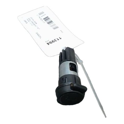 [PRODUIT D'OCCASION] Prise 12v Av CITROEN C3 ♻️ Ref Oe. 8227e3 - Garantie à vie (1/3)