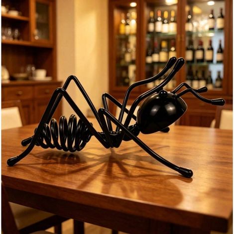 Porte-bouteille de vin créatif en métal en forme de fourmi, porte-bouteille en fer figurine fourmi multi-styles, ornement de présentation de table décoratif pour bar, cuisine et décoration intérieure (1/4)