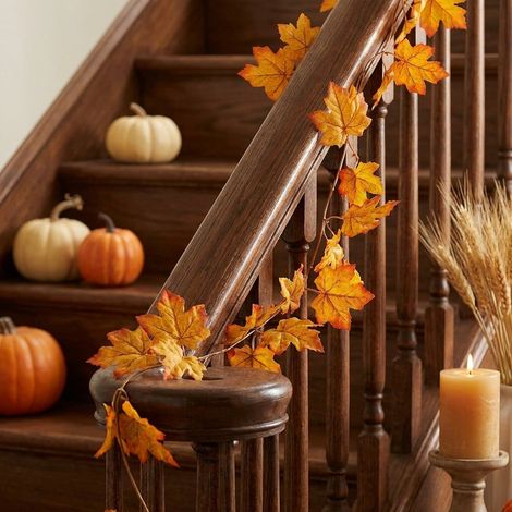 1.5m Richly Hued Autumn Leaf Display Garland (1/2)