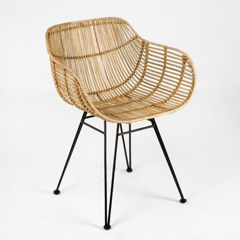 Chaise avec accoudoirs osier naturel et pieds métal noir Gael (1/3)