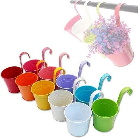 Set of 10 hanging metal pots with removable hooks, perfect for decorating fences and balconies. Available in 10 colors, dimensions