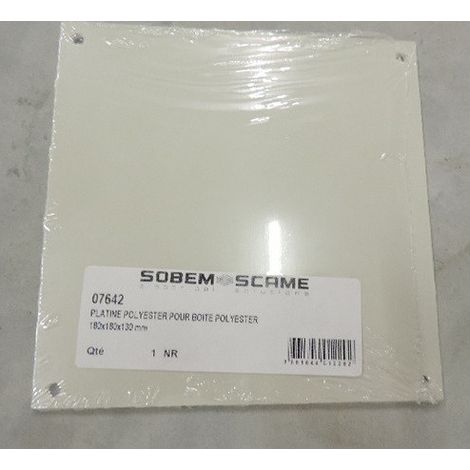 Platine polyester non perforée pour boite 180x180mm pour boite série MORVAN