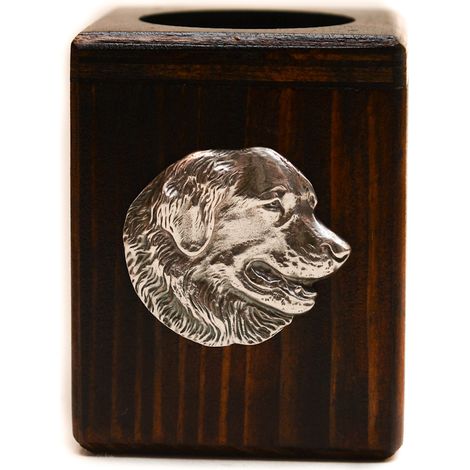 Leonberger – un chandelier en bois orné d'un chien, un souvenir unique après la perte d'un compagnon à quatre pattes, réalisé artisanalement par Art-Dog. (1/5)