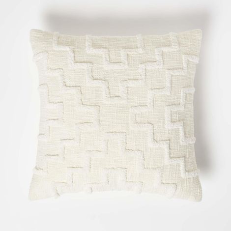 HOMESCAPES Coussin écru en coton tufté à motif géométrique, 45 x 45 cm