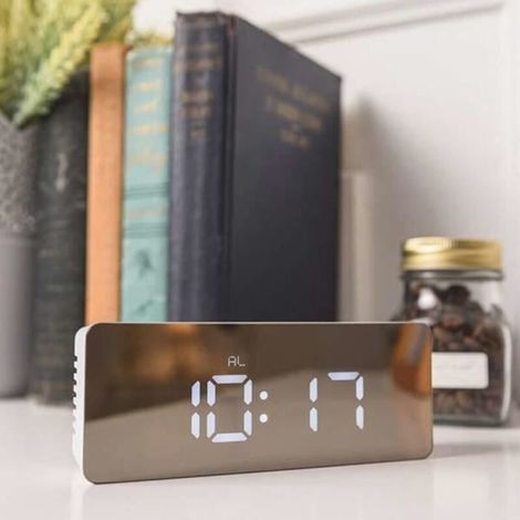 Mirror alarm clock, Digital alarm clock without electronic radio, Morning alarm clock, LED mirror digital alarm clock, Battery or Plug in (1/4)