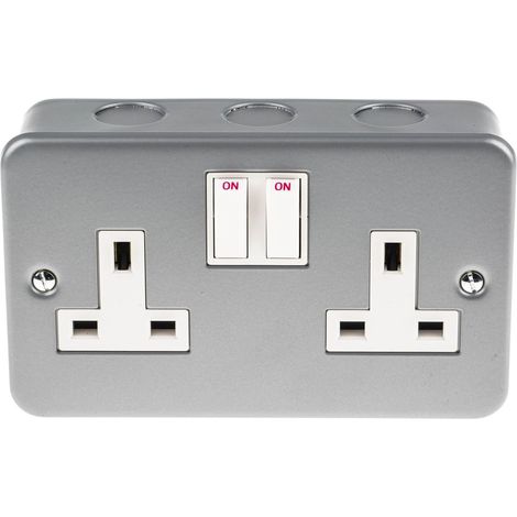 Rs Pro – Prise électrique double type G – Montage en saillie avec interrupteur – 2 emplacements – 13A 230V – Blindée en acier pour sécurité (1/3)