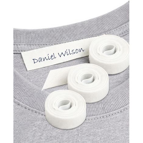 3 Rouleau ruban textile thermocollant blanc 1 cm. Étiquettes inscriptibles au stylo ou au marqueur. Idéal pour vêtements, école et maison. Stylo non inclus (1/5)