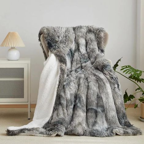 Decke aus Kunstkaschmir-Plüschfell, cremegraues Fleece-Plaid, hochwertige Decke, weicher und bequemer Langflor, für Sofa 130 x 160 cm (1/5)