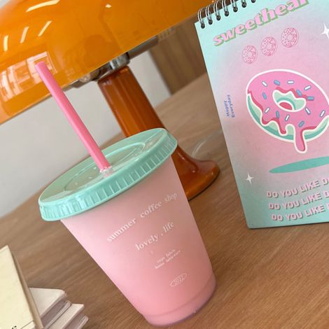 Set mit 6 pastellfarbenen Plastikbechern, Sommer-Kaffeebecher, großes Fassungsvermögen, To-Go-Glas, trendiger Stil für Frauen, kleine Größe. (1/3)