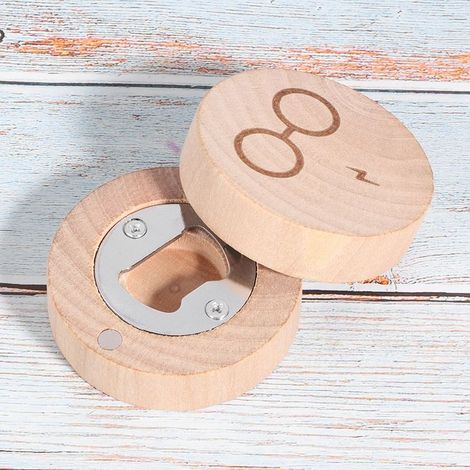 Set aus 2 runden Flaschenöffnern aus Holz, dekorative Kühlschrankmagnete, Küchenaccessoires, herzförmig mit Fingern + Gläser (1/5)