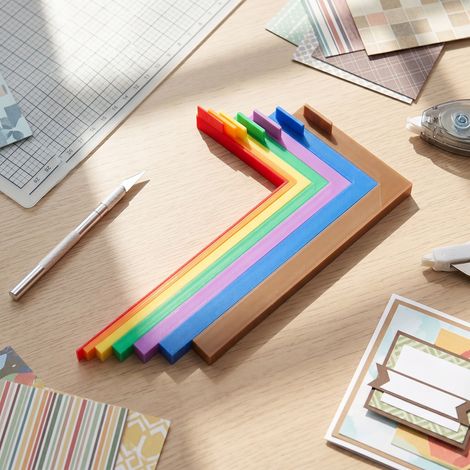 Ausrichtungshilfen für Bastelarbeiten, inklusive Aufbewahrungsbox. Abstandshalter und Lagenunterlagen in verschiedenen Farben für Kartenherstellung und Scrapbooking. (1/5)