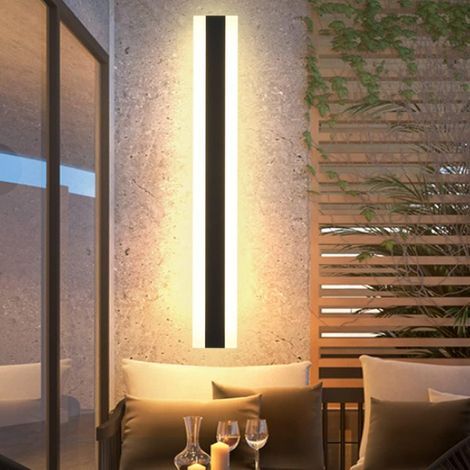 Lange LED-Wandleuchte für Villen und Veranden, IP65 wasserdichte Außenwandleuchte, schwarze LED-Leiste, 60 cm, warmweißes Licht (1/4)