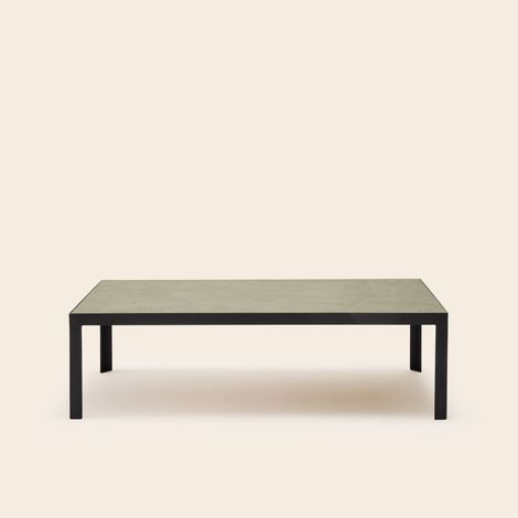 Table basse en Plateau en enduit effet béton et piètement métal noir ORELIA