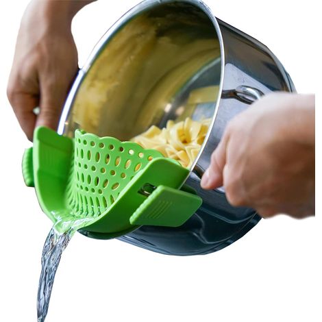JSSEVN - (Green) Hanging silicone kitchen colander, flour sifter with handle, fine mesh for draining powder, pastry, noodles, rice, sauces, and filtering over a bowl or basin. (1/5)