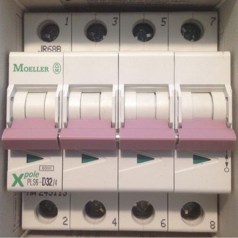 Moeller PLS6-D32/4-MW - 243113 Disjoncteur 32A - D - 6kA - 4poles