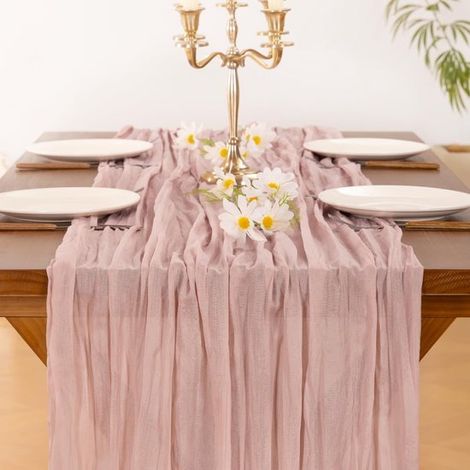Chemin de table en gaze rose style champêtre pour Pâques, le printemps, un style bohème ou rustique. 300 cm (1/5)