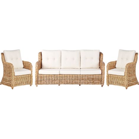 Conjunto de jardín de ratán natural sofá 3 plazas 2 sillones cojines blancos Alessano
