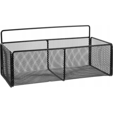 Un set di robusti scaffali da bagno, realizzati in ferro nero.
