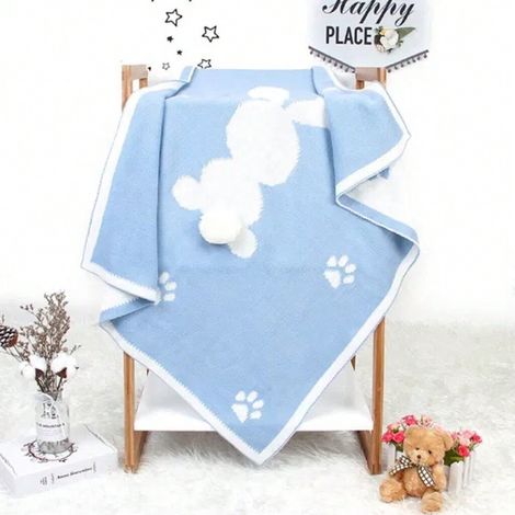 Couverture brodée en 3D avec motif de bébé lapin et empreintes de pattes (1/2)