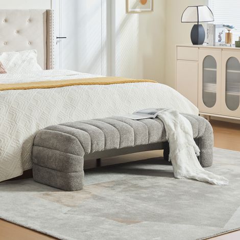 Banquette de lit moderne sans accoudoirs, revêtue de chenille capitonnée, avec méridienne et pouf assorti, pour le salon, la chambre ou l'entrée, gris. (1/5)