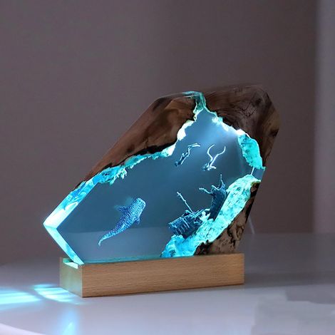 Nachttischlampe, LED-Nachtlicht für stimmungsvolles Schlafzimmer, Lampe aus Kunstharz und Holz, tolle LED-Leuchten mit Taucher- und Buckelwalmotiv zur Dekoration