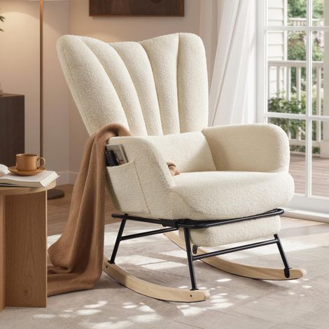 SONGMICS Sedia a Dondolo, Poltrona a Dondolo, Poggiapiedi Estraibile, Cuscino Rimovibile, Tasche, Gambe in Legno, Tessuto di Peluche, Camera da Letto Soggiorno, Bianco Crema LYY018W101 (1/5)