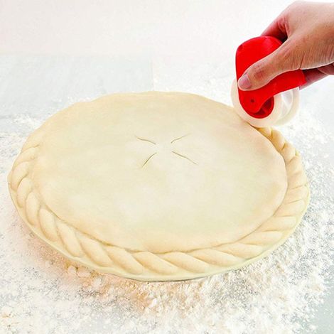 Set di 2 utensili da cucina per la preparazione di dolci: rotella per pasta e rotella per arricciare la pasta. (1/4)