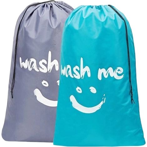 Sac à linge indispensable en voyage, grand organisateur de vêtements sales lavables, se glisse facilement dans un panier à linge.