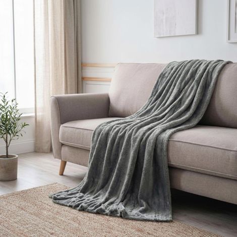 Maison Ultra Soft Grey Throw (1/4)
