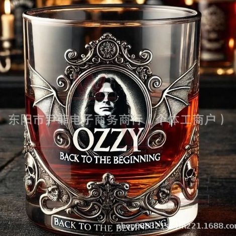 Ozzy Osbourne Gedenk-Whiskyglas (8 cm x 8 cm x 9 cm)