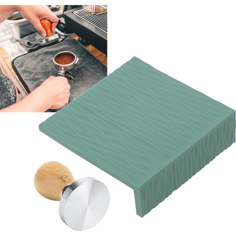 Tapis de tasseur à café vert avec manche en hêtre de 58 mm et motif gaufré, ensemble d'accessoires pour café. (1/5)