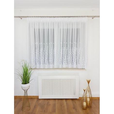 Cortina confeccionada de 400x145 cm, hecha de gasa con bordado 3D y cinta ondulada. (1/5)