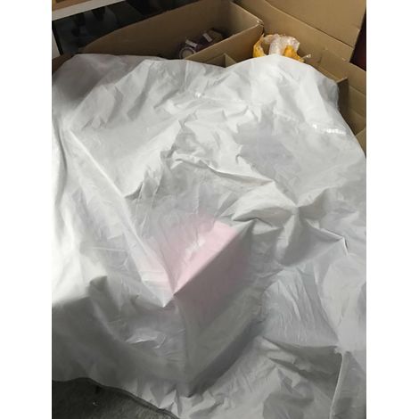 Voile d'ombrage extérieure imperméable, résistante aux UV, de forme triangulaire ou rectangulaire.