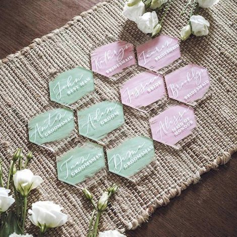 20 marque-places hexagonaux transparents en acrylique, vierges, de 8 cm de diamètre, pour la décoration de mariages et autres événements. (1/4)