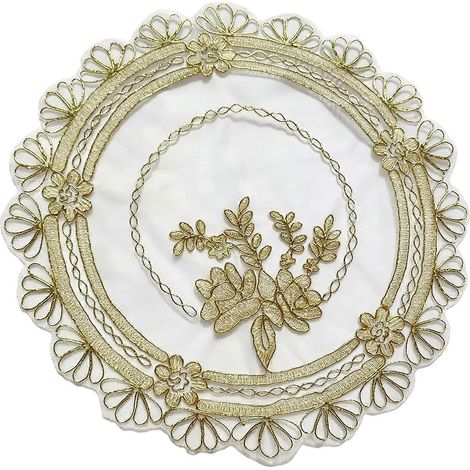 Dessous de verre en maille transparente orné d'un napperon décoratif pour une table élégante (1/5)