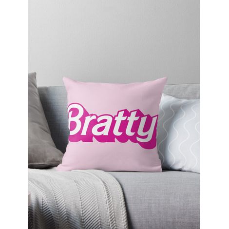 Funda de almohada/cojín/sofá de doble cara con el logo de AIVO Bratty Barbie, diseñada para niños a los que les encantan los juegos de rol.