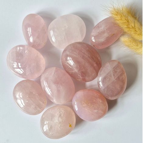 Galet en Quartz Rose Naturel Pierre de Paume pour Méditation et Harmonie 6-8 cm - PANGIVO (1/2)