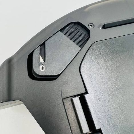 One color: see photo. Material: plastic. The dustbin includes a cleaning brush. Suitable for VIO models. (1/5)