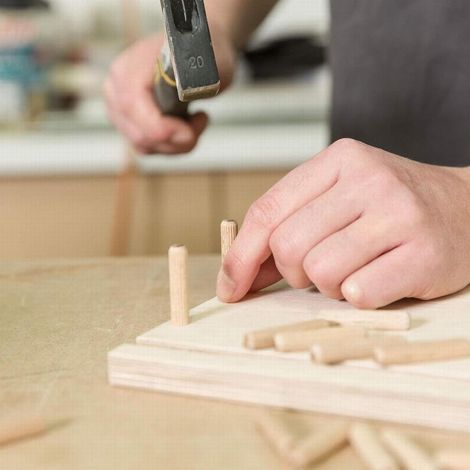 Dübel für Holzbearbeitung und Heimwerkerprojekte abgeschrägt
