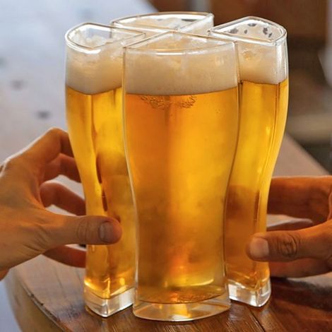 4-in-1-Acryl-Bierkrug-Set (4 Stück) – Bierkrug-Partyartikel für Feiertage und Geburtstage (1/5)