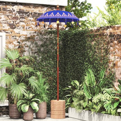Parasol balinais avec base en bois massif et détails décoratifs en bambou et corde, design coloré bleu pour jardin ou terrasse (1/5)