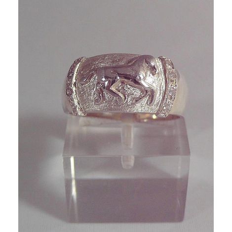 Ring mit gewölbter Schulter mit Zirkonia und kleinem Pferd, handgefertigt aus Sterlingsilber