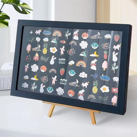 Vitrine à épingles - 35 x 24 cm - Boîte de rangement avec support - Noir - Verrouillable - En émail - Pour épingles de collection et médailles (1/5)