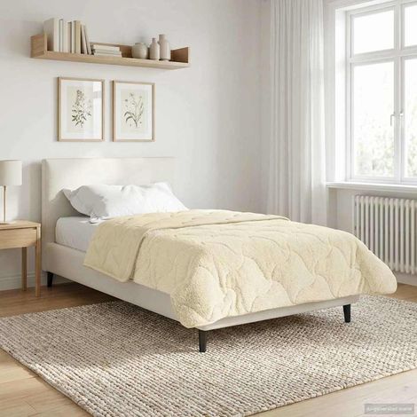 Winterbettdecke Creme 140 x 200 cm Mikrofaser und Teddy-Fleece