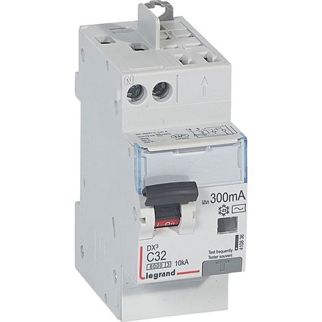 DX³ Interruttore automatico differenziale 1P+N C32 6kA tipo AC 300mA TG - LEG410836