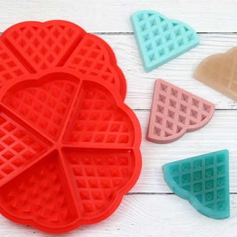 Moule À Gaufres - Silicone - Forme Coeur - 17,8 X 1,5 Cm - Rouge - 1 Pièce