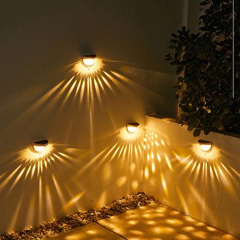 Paquete de 4 luces solares de pared para vallas de jardín, patios y alumbrado público (resistentes al agua) (1/5)