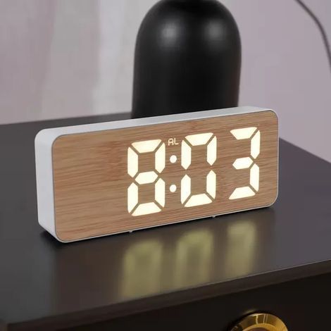 Mini-Digitalwecker mit lautloser Funktion – Einfacher Tischwecker, der über USB oder Batterien betrieben wird, ideal für Schlafzimmer und Studentenwohnheime (1/5)