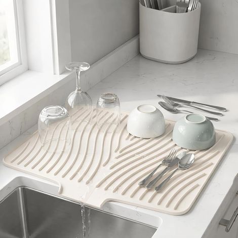 Tapis d'égouttage en silicone – Tapis antidérapant et résistant à la chaleur pour plan de travail de cuisine – Tapis à séchage rapide pour vaisselle, évier ou égouttoir – 40 x 33 cm (Blanc) (1/5)